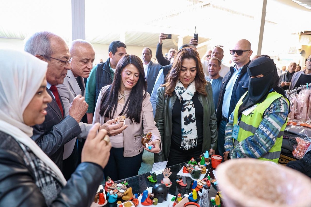 وزيرتا التخطيط التنمية المحلية ومحافظ الأقصر يتفقدون تطوير كورنيش إسنا